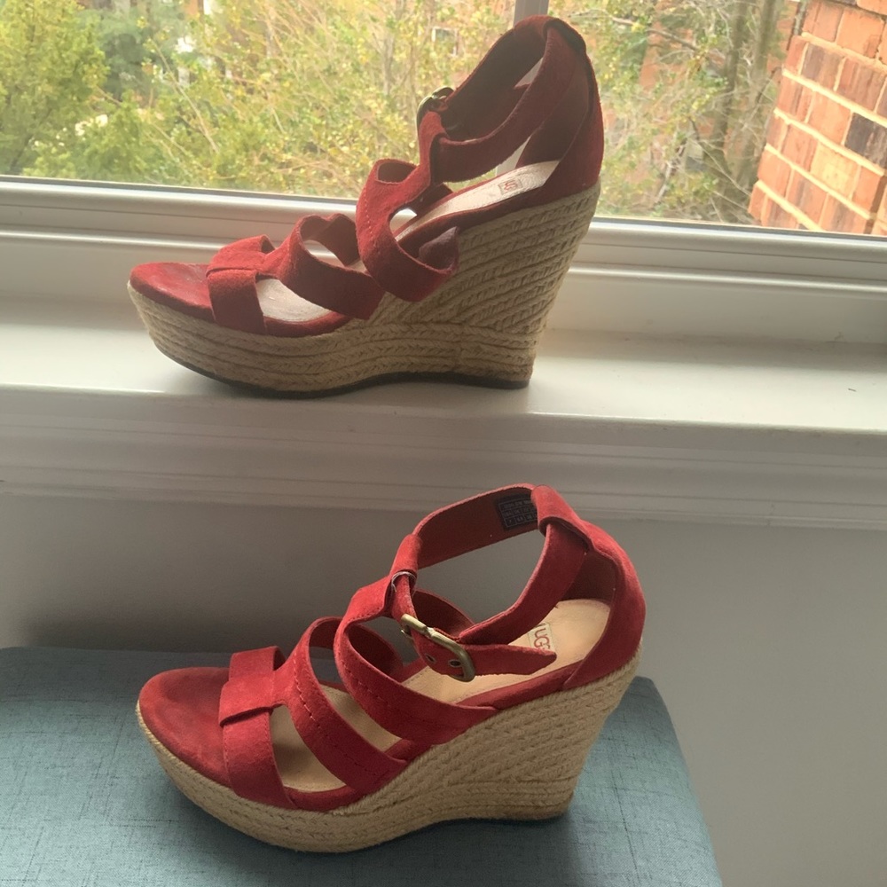 UGG platform sandel red